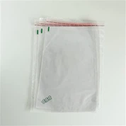 Borża tal-plastik li teħel waħedha trasparenti